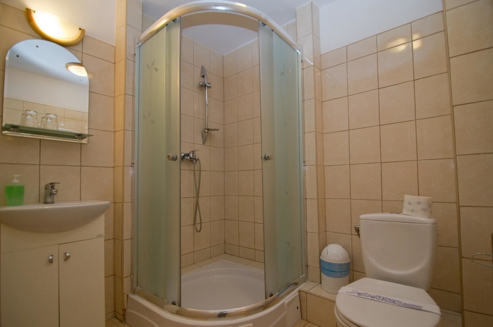 Unikat Guest Rooms 64/72