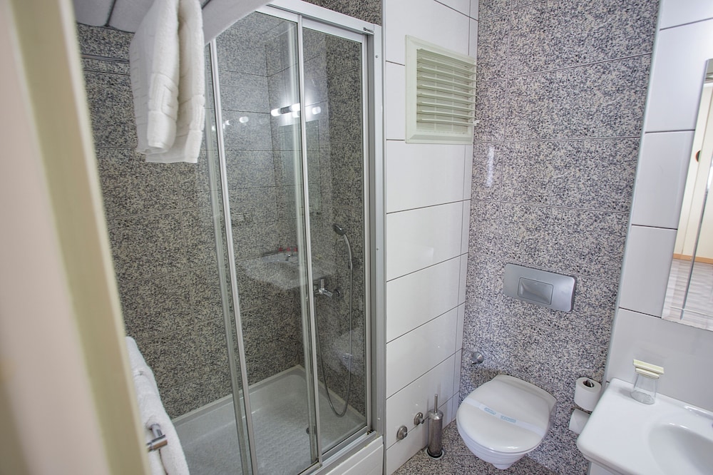 Cilek Marina Hotel 42/44