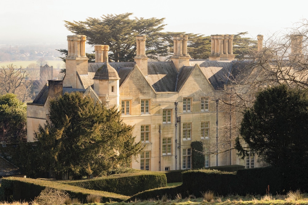 Dumbleton Hall Hotel 4/73