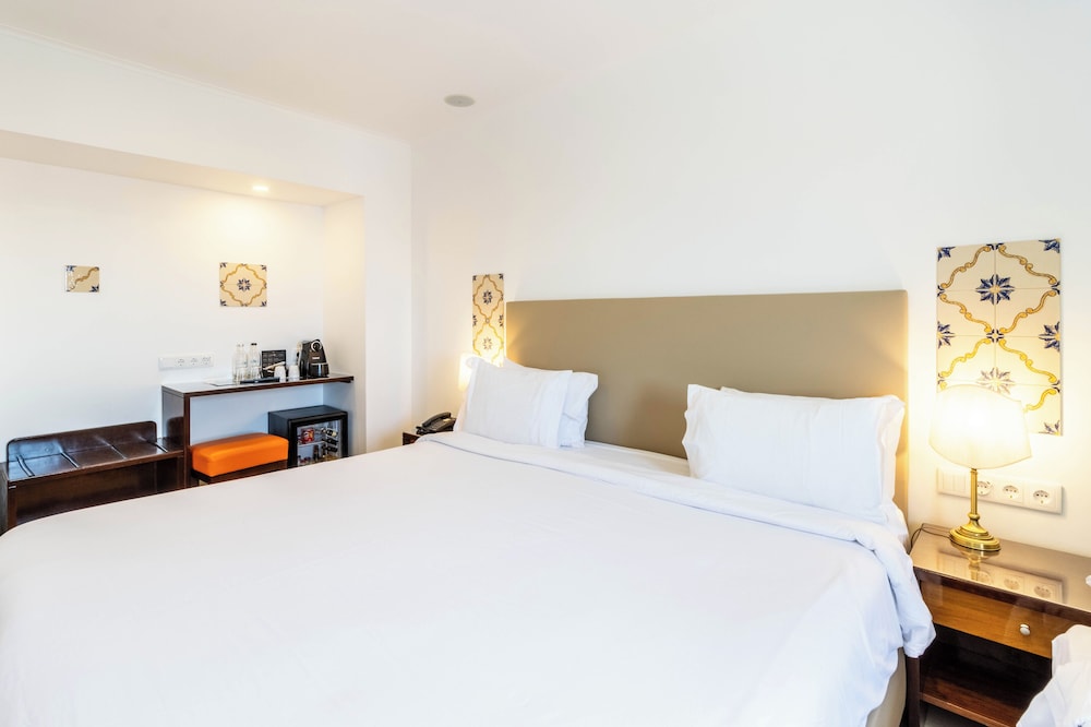 COMFORT, KING BED