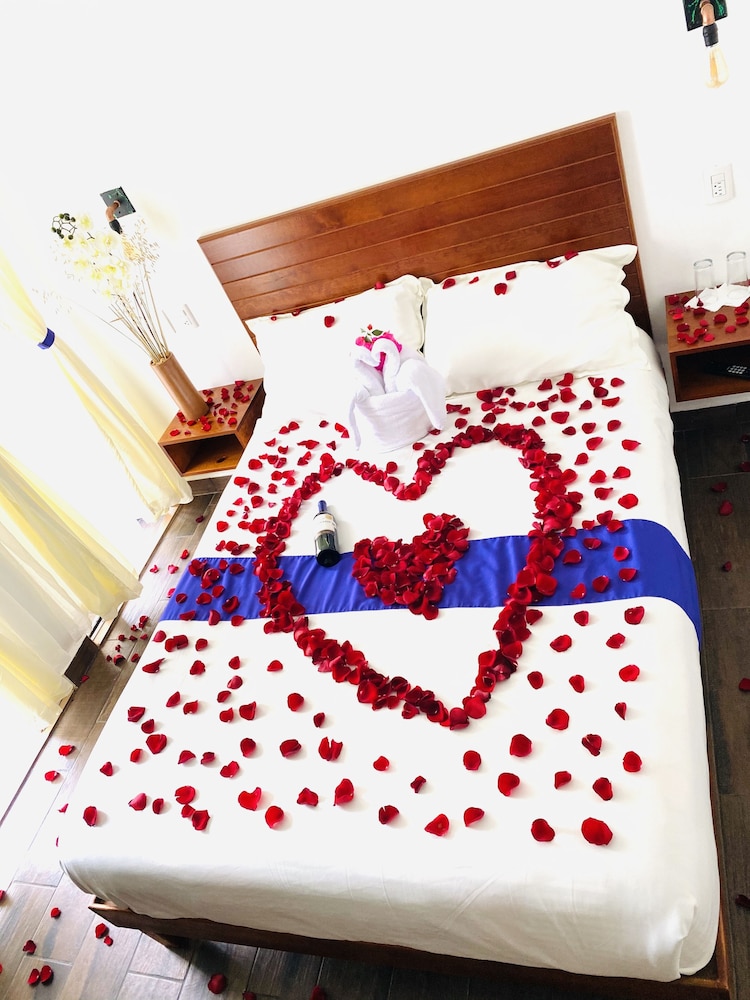 Hotel & Suites Cerro Rojo 29/68