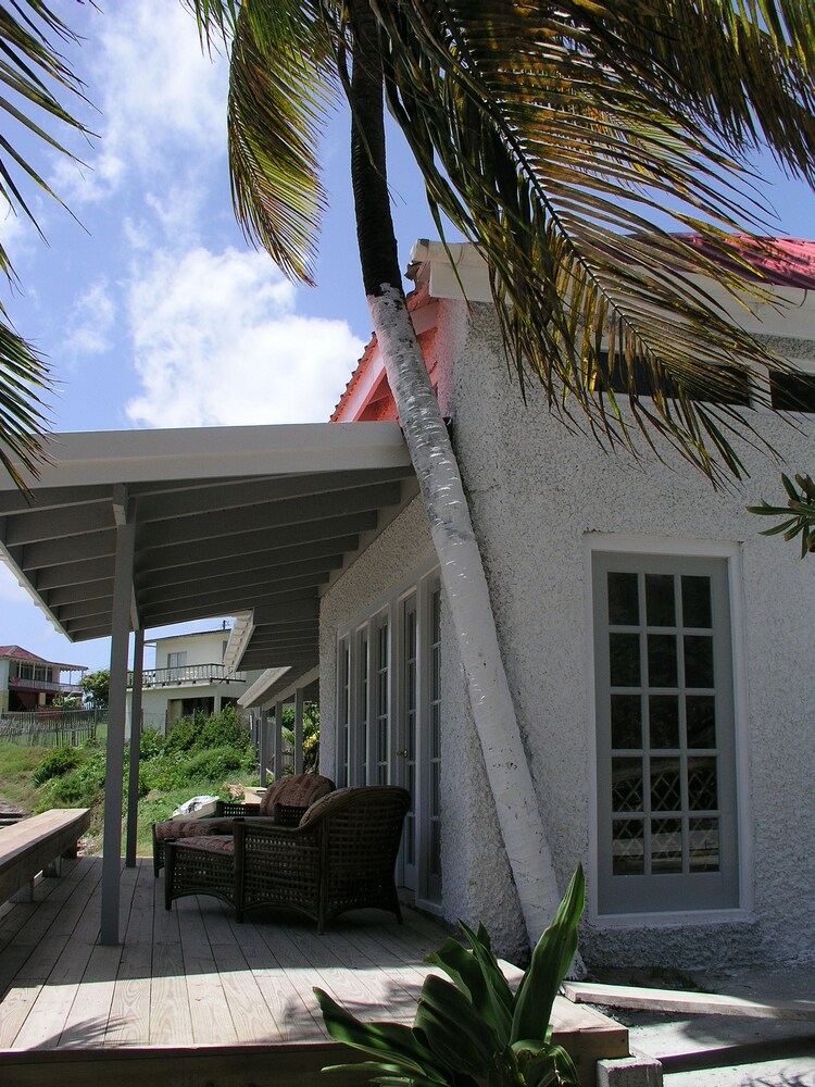 Bequia Beachfront Villa Hotel 1/83