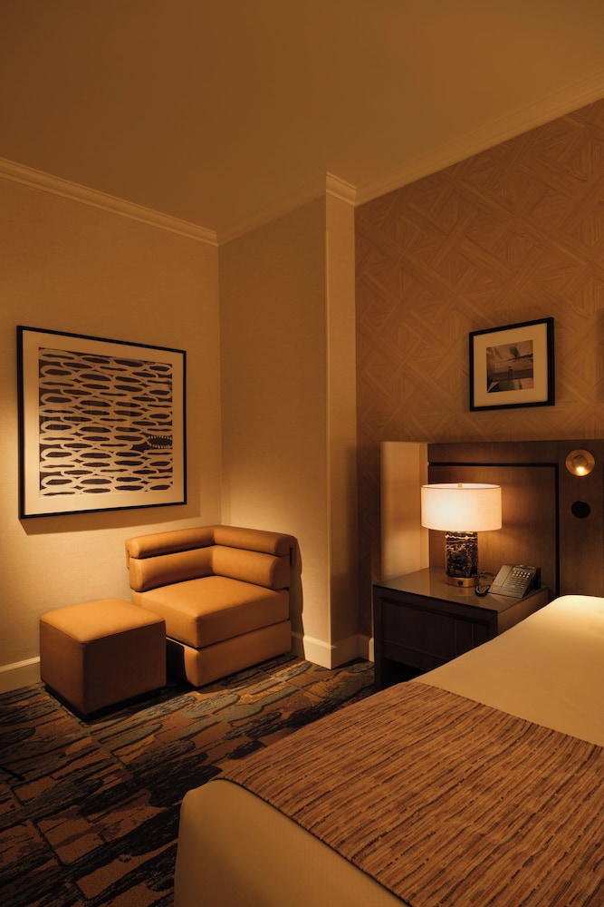 Renovated, Deluxe, King Bed, Smoking، Ip Casino Resort Spa 8/10
