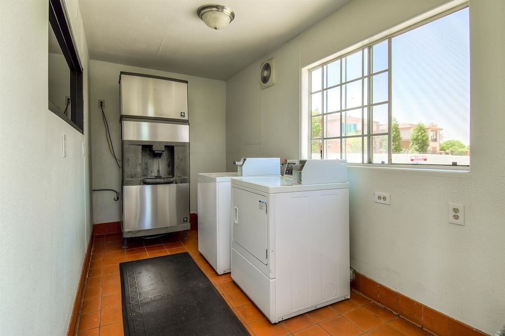 Motel6 Menifee, CA 21/71