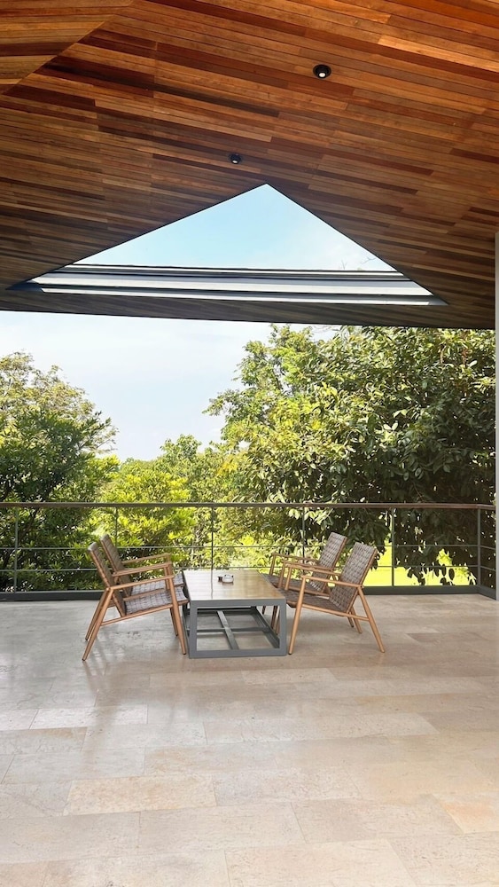 MUTHI MAYA FOREST POOL VILLA RESORT 50/78