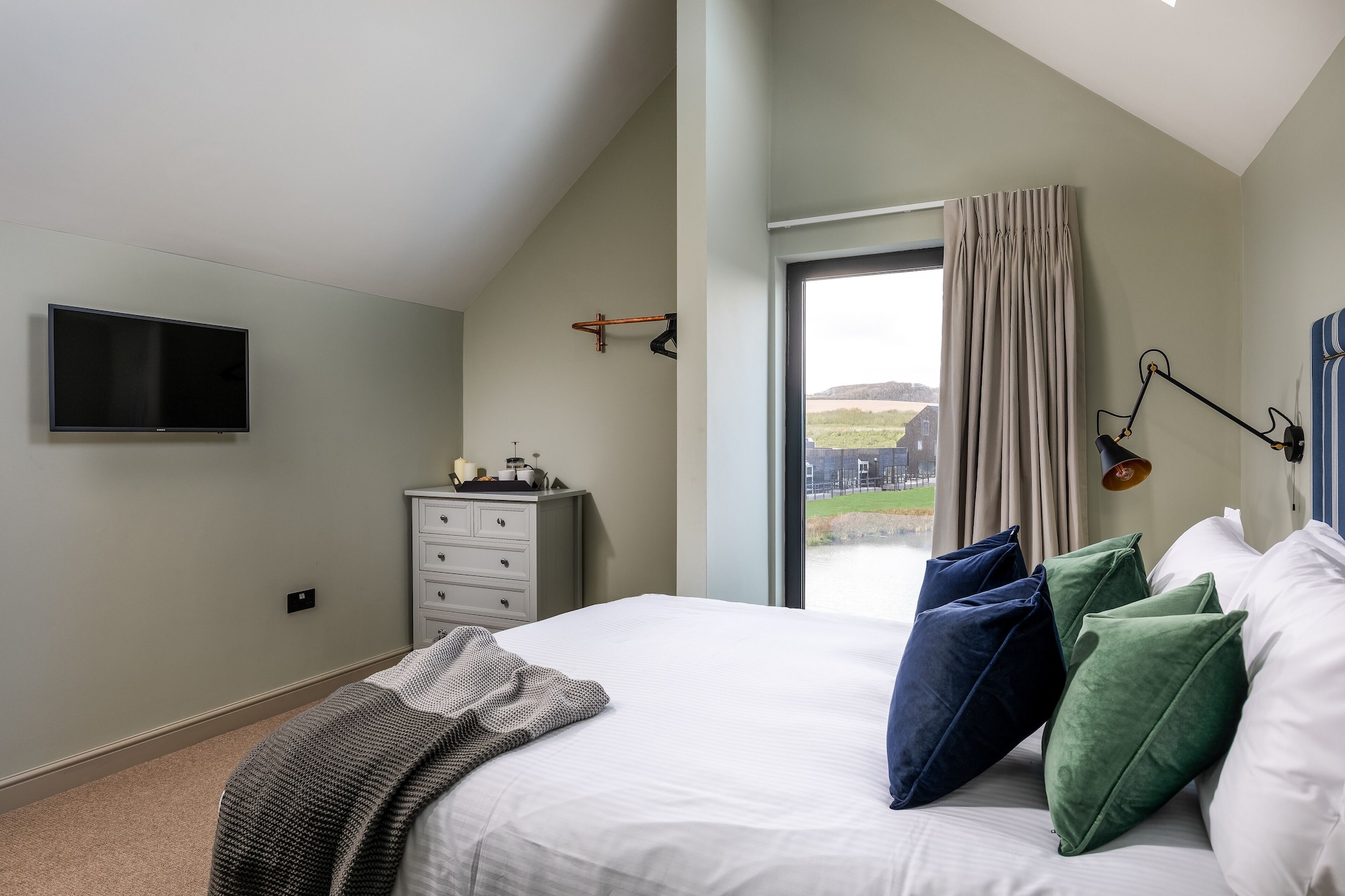 6 Bedrooms, Cottage, 1 Double and 4 Single Beds