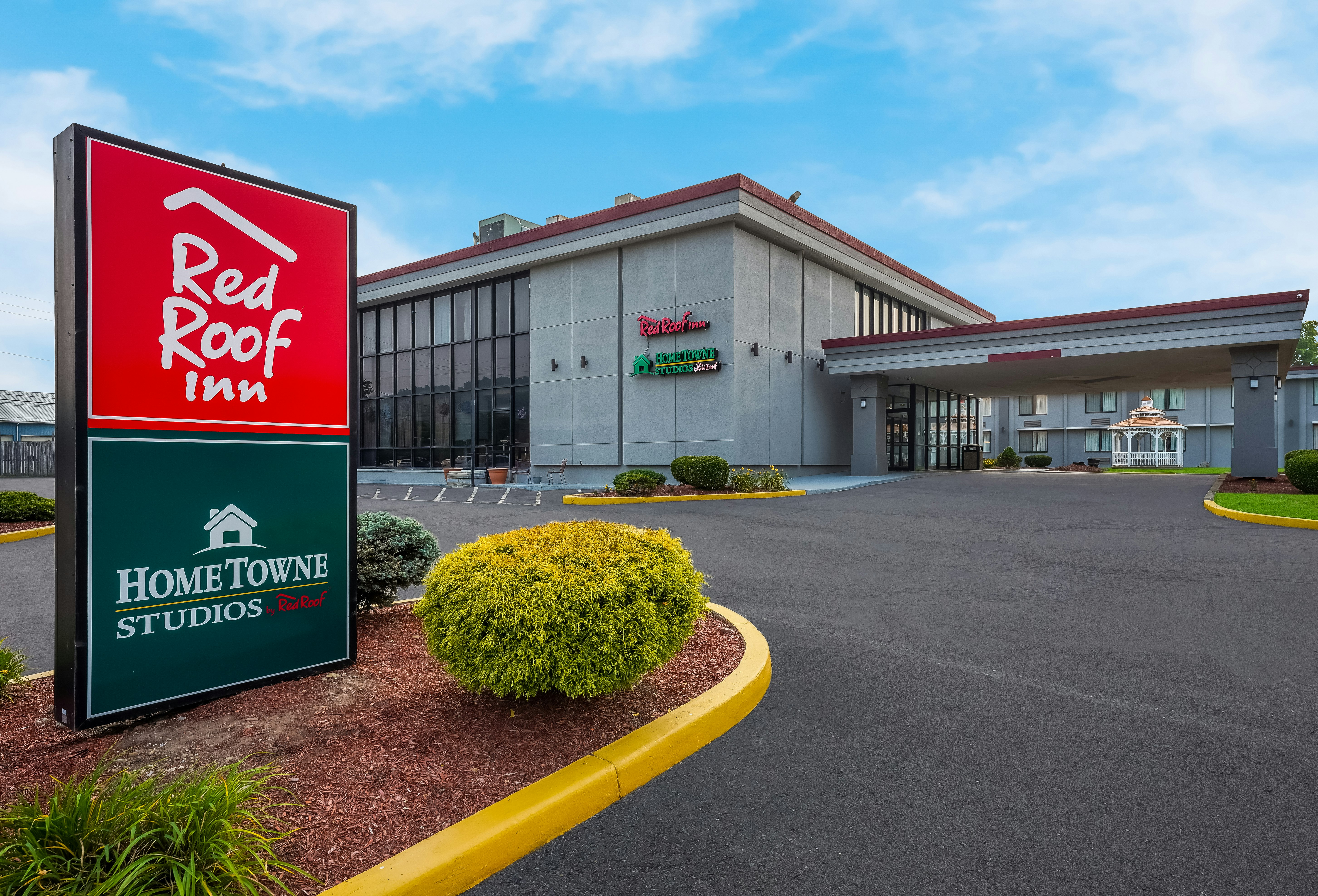 Red Roof Inn Painted Post 25/30