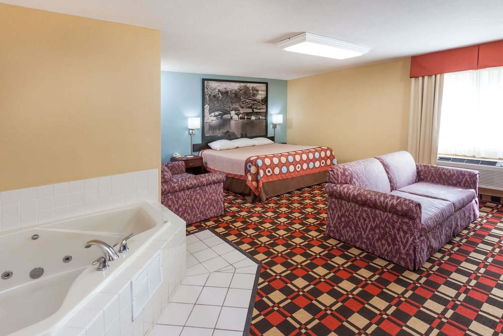 Econo Lodge Chillicothe IL 16/25