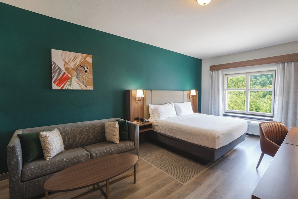 غرفة قياسية بسرير كينج بمنطقة جلوس، Holiday Inn Hou Energy Corridor Eldridge 3/6