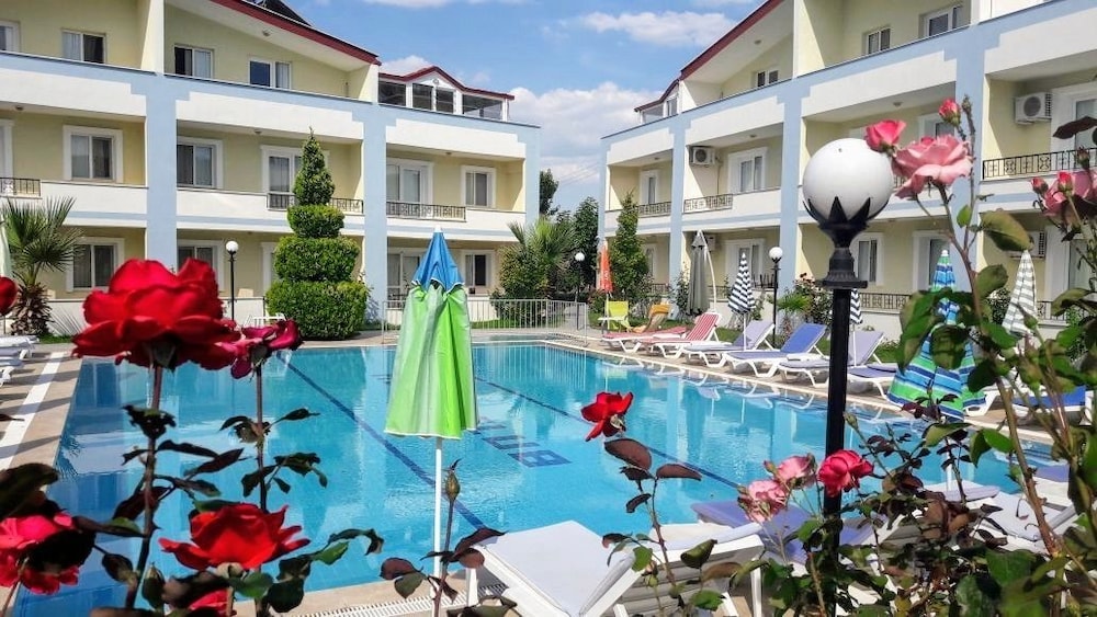 Melodi Club Hotel 33/45