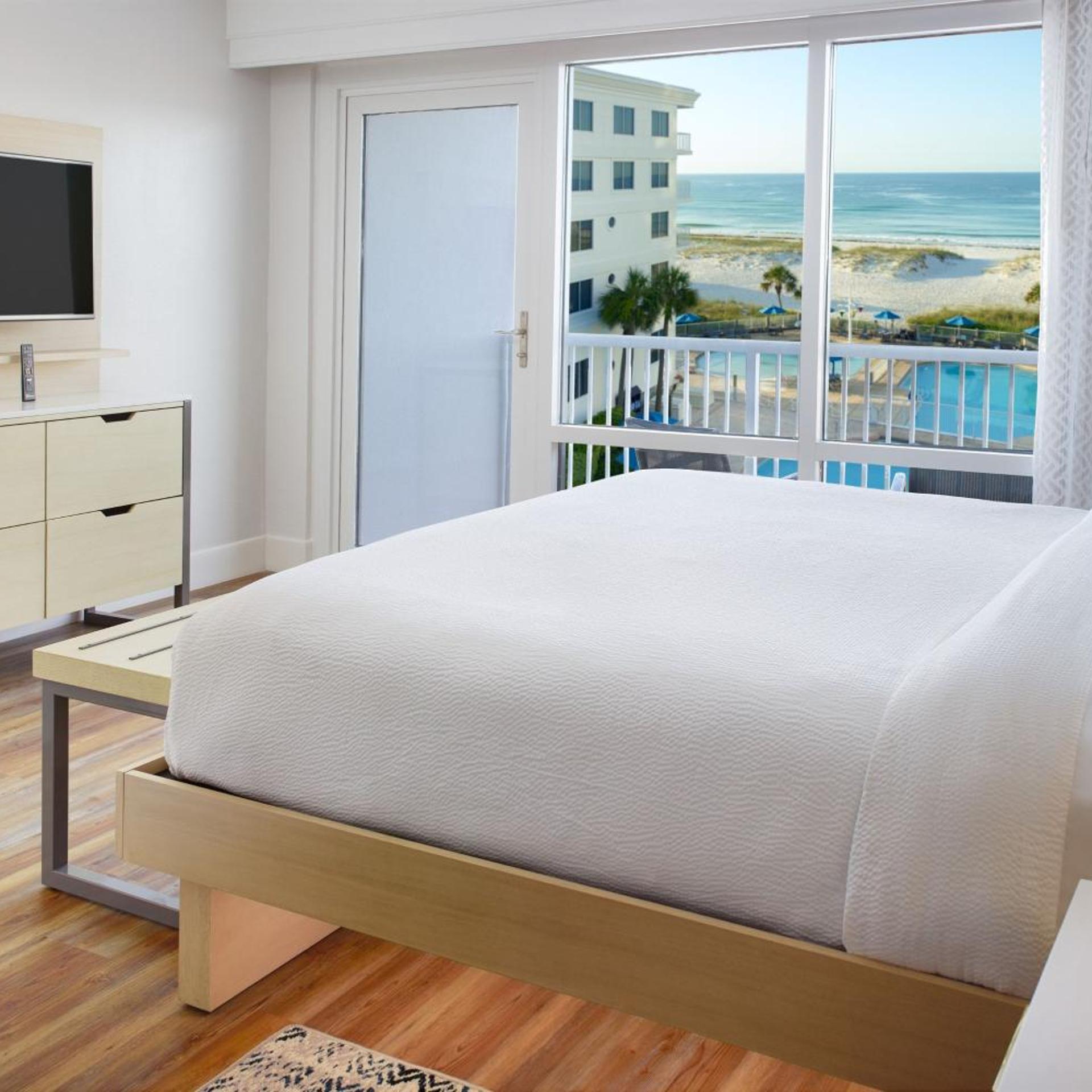 Studio, King Bed, Gulf View, Balcony