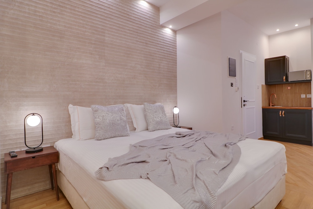 AthiNN Residence 8/50