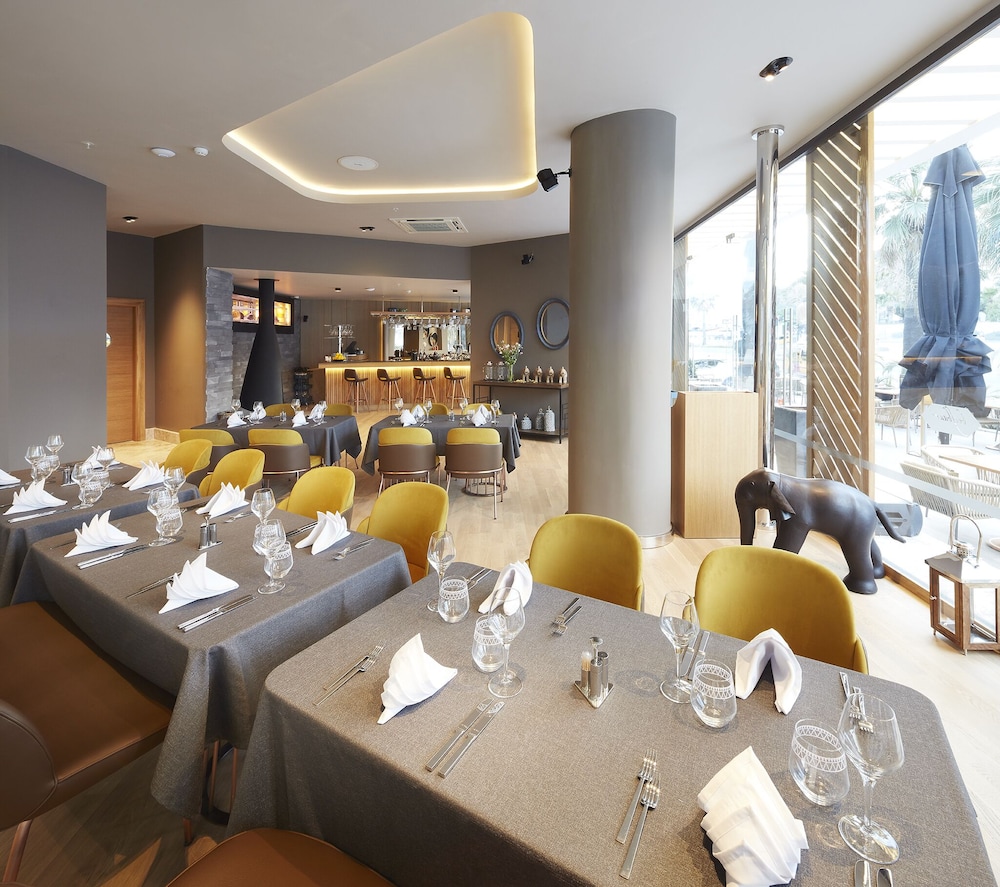 Lalila Blue Suites 67/73
