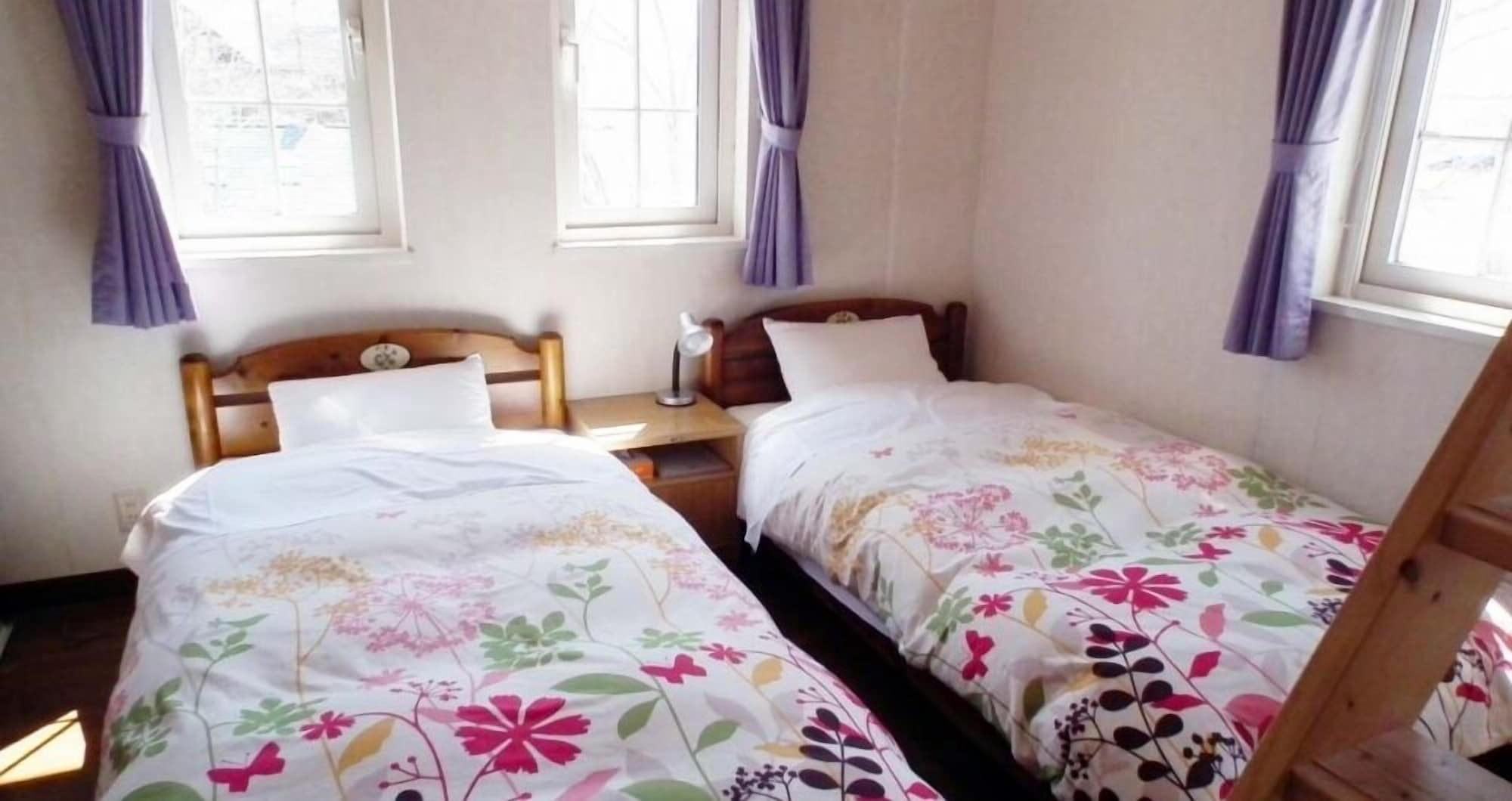 Western, Maisonette, Futon Bed, Twin Beds