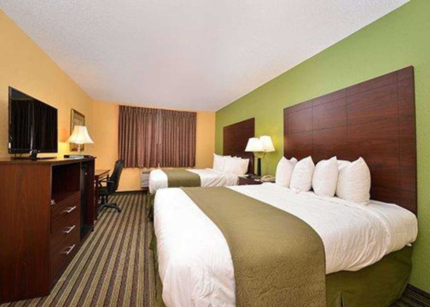 غرفة بسريرين كوين، Quality Inn & Suites Grinnell near University 2/2