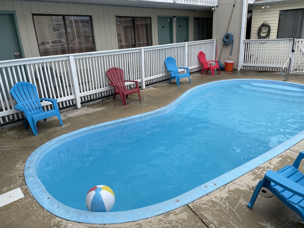 Sea Palace Motel 66/94