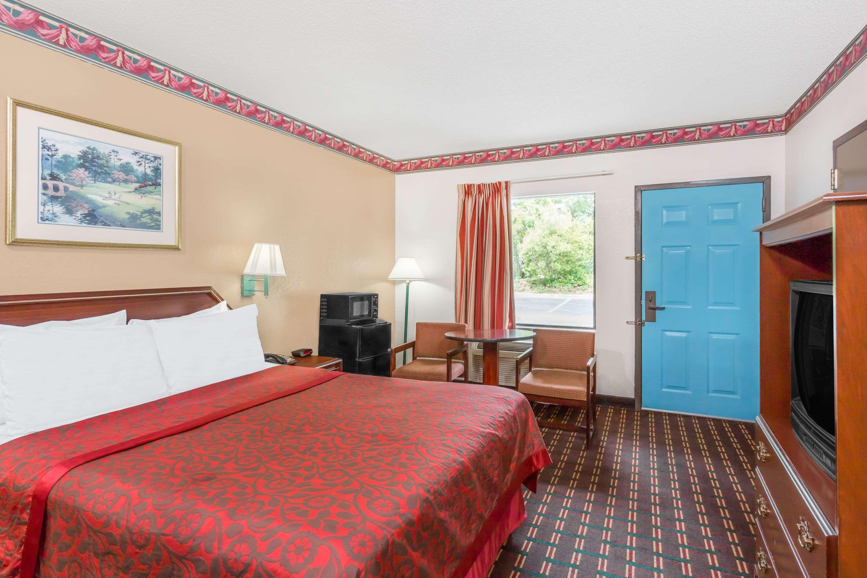 Room, Queen Bed