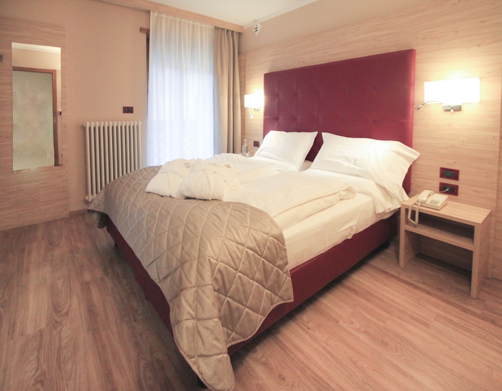 TEVINI DOLOMITES CHARMING HOTEL 15/56