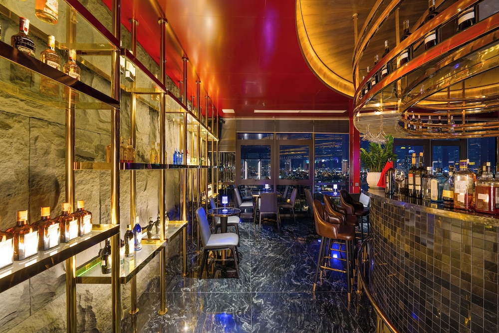 Golden Lotus Grand Hotel 8/49