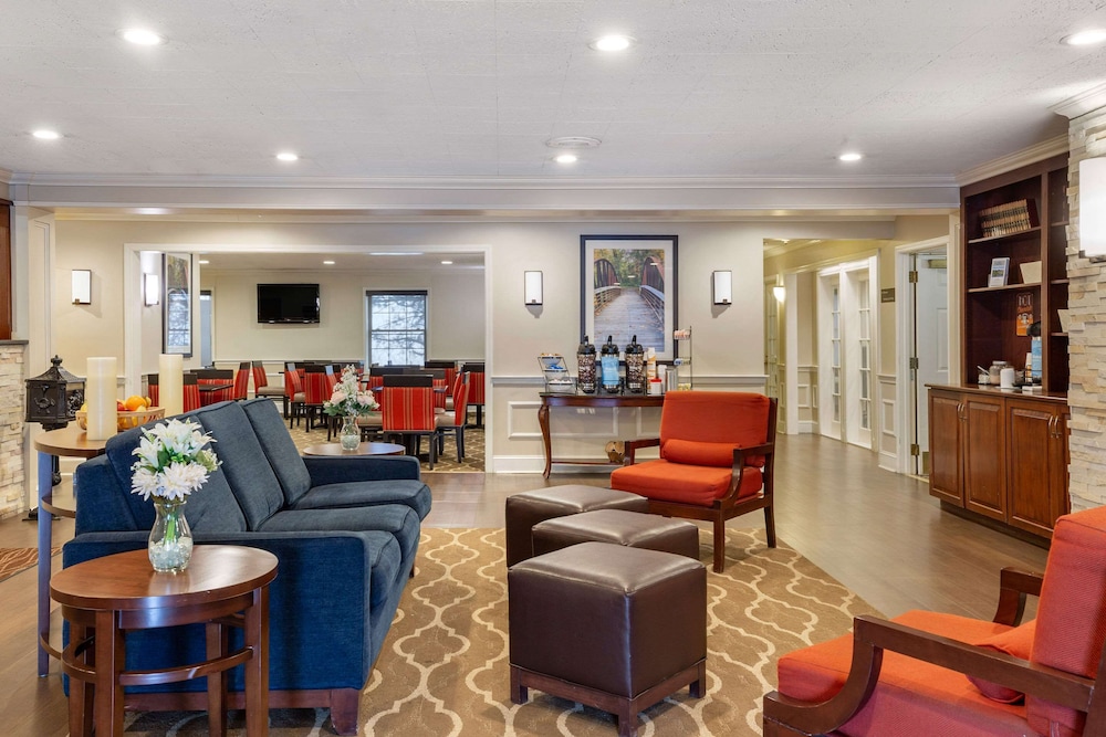 Comfort Inn Auburn-Worcester 27/46