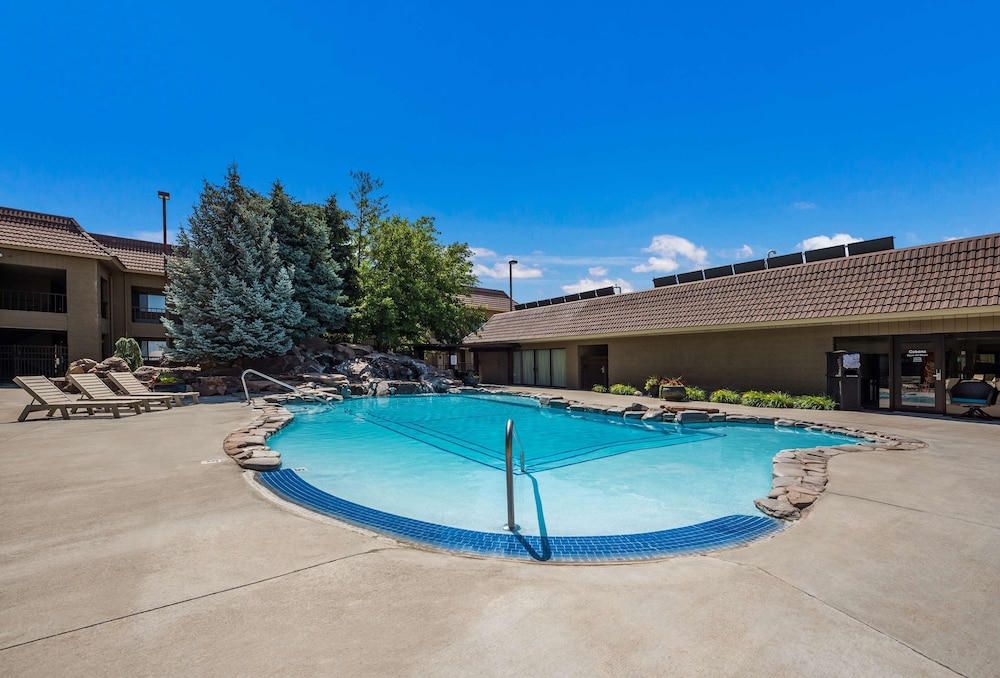 Best Western Foothills Inn 32/49