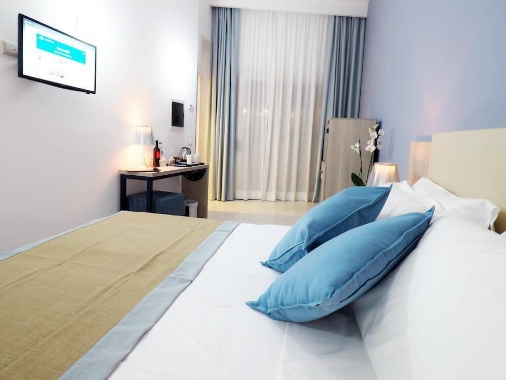 CLASSIC, DOUBLE OR TWIN BED