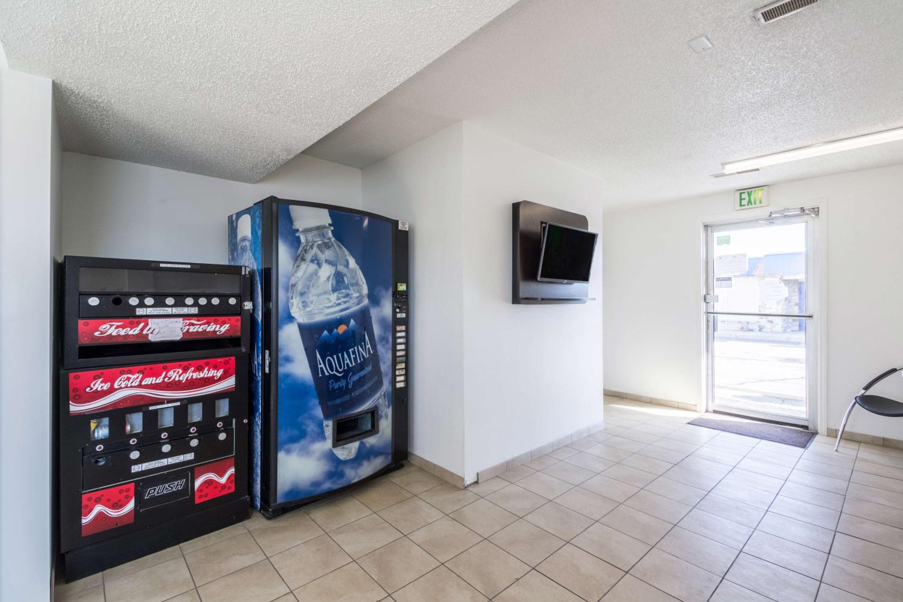 Motel 6 Indianapolis IN - South (ex Americas Best Inn South) 39/46