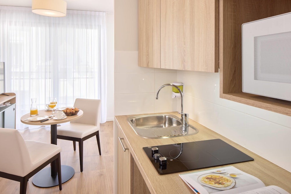 Quality Aparthotel Cherbourg 49/50
