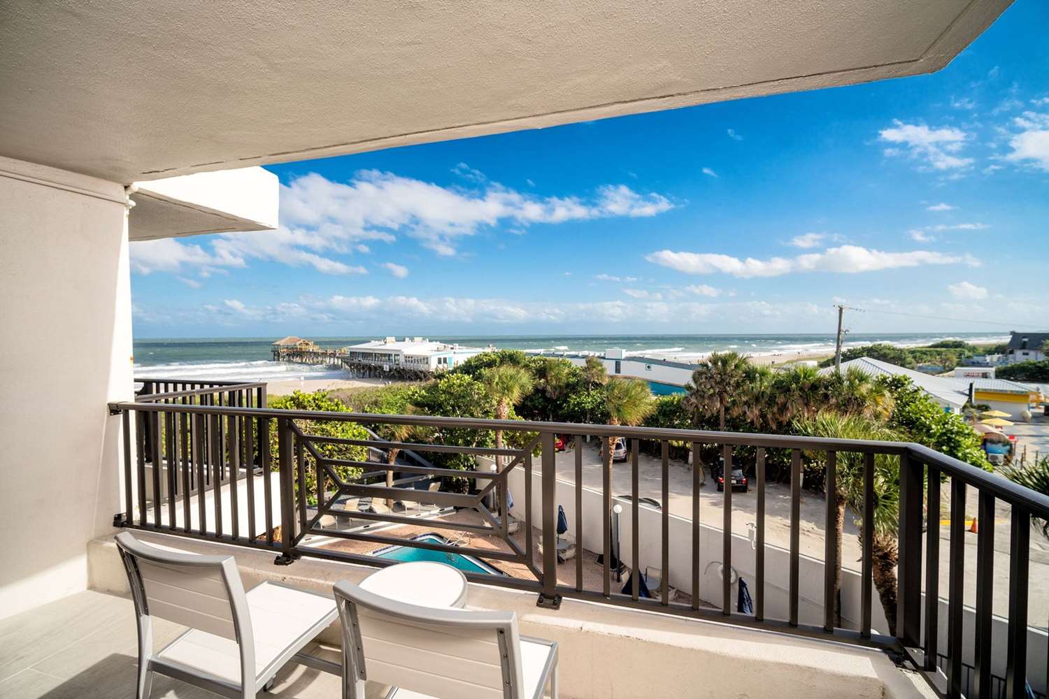 La Quinta Inn & Suites by Wyndham Cocoa Beach Oceanfront 6/54