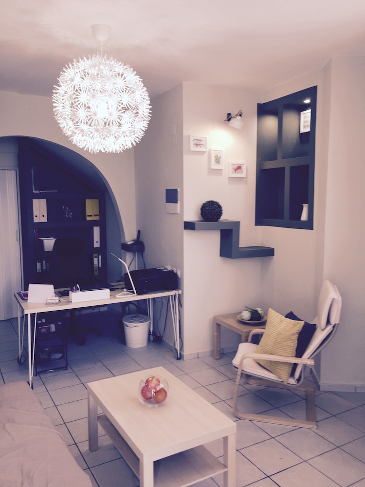Castello Apartments 4/50