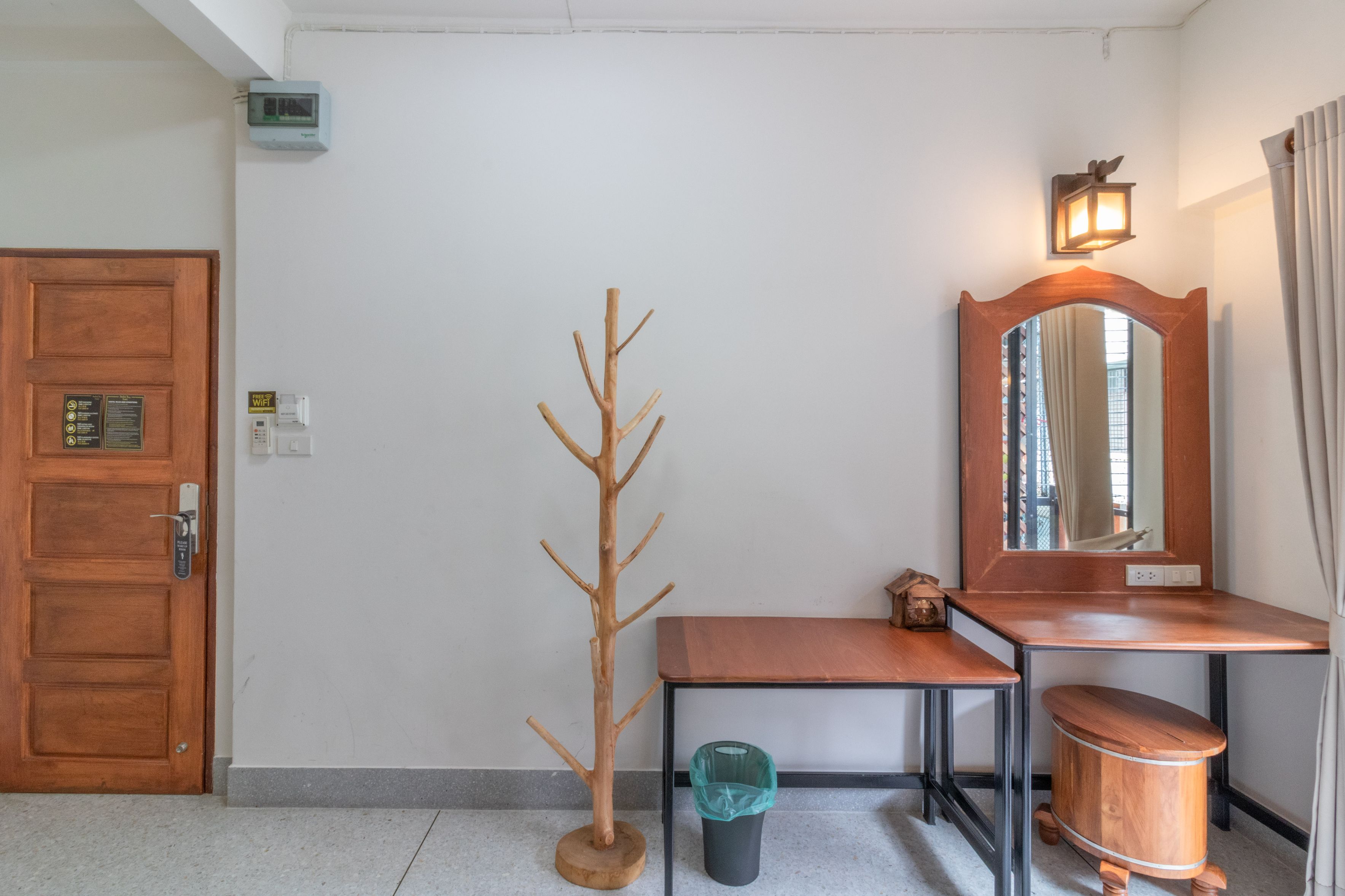 Banthat Thong Hostel 4/35