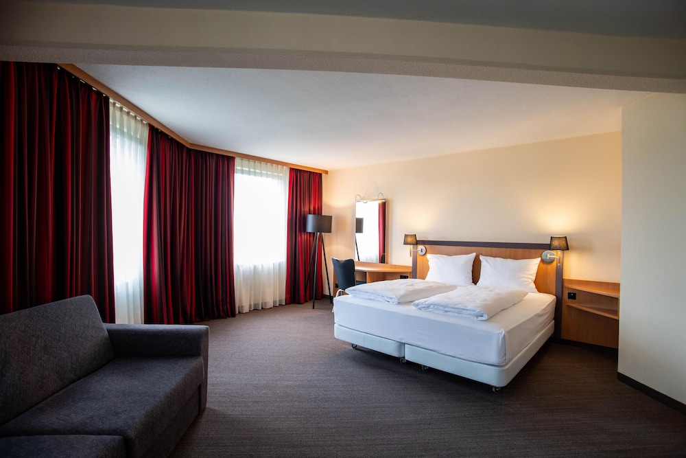 غرفة عائلية بسرير كوين مع أريكة، Best Western Conference Airporthotel Frankfurt-Moerfelden 5/10