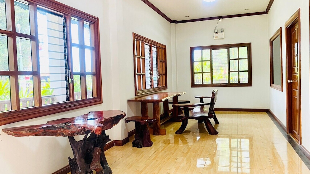 Phuphan Park Hotel 38/50