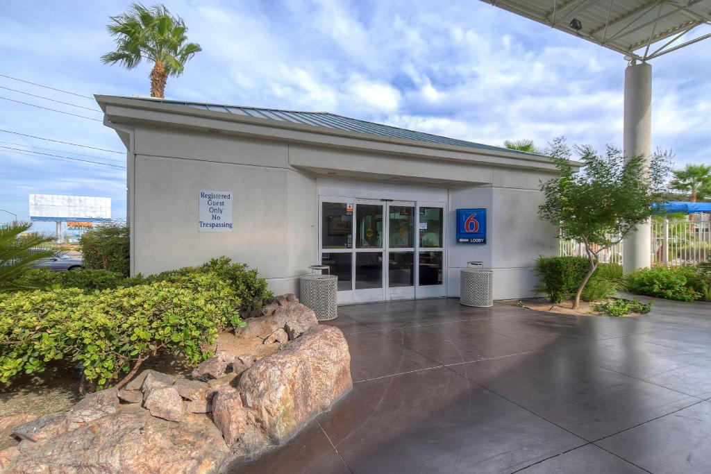 Tropicana Stays By Townhouse photo2
