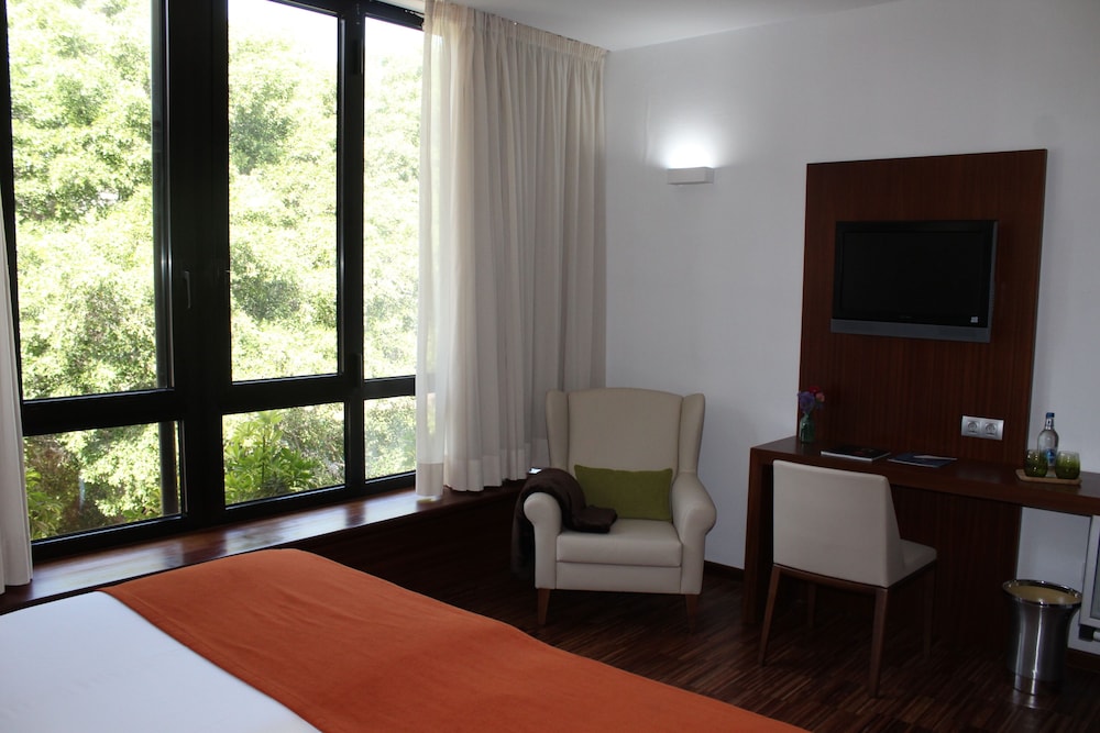 Hotel Escuela Santa Cruz 40/67