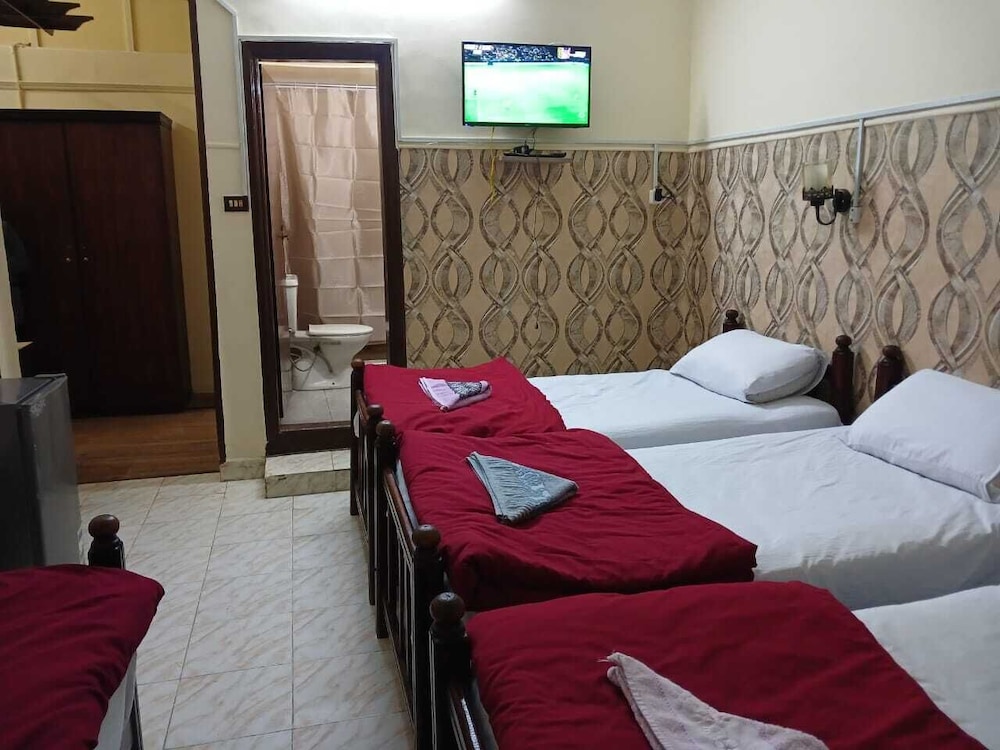 New Palace Hostel 8/38