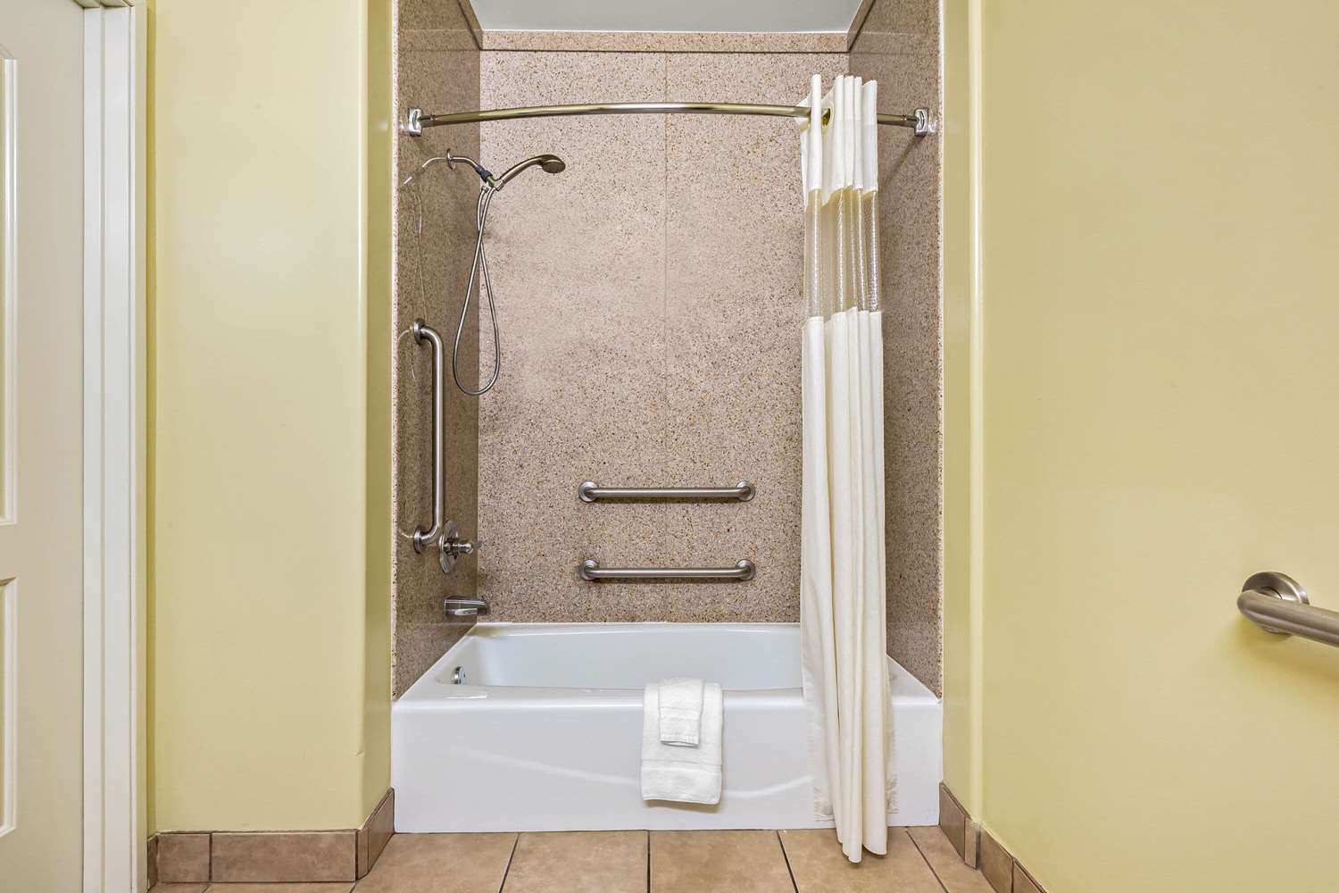 La Quinta Inn Suites Moreno Valley 50/53