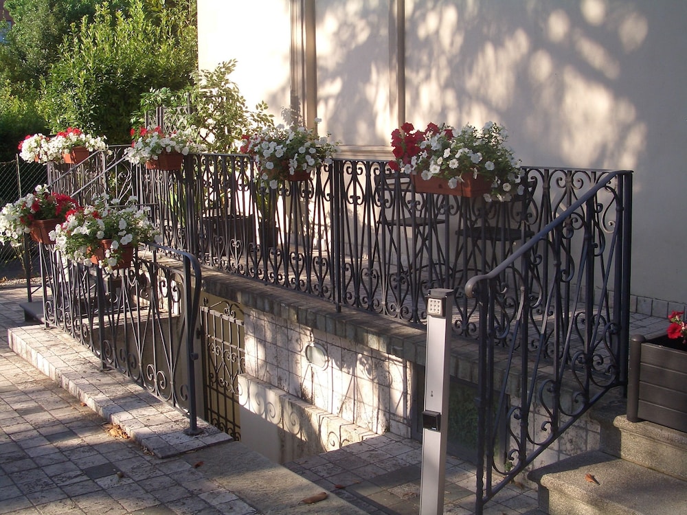 Lucca Relais 6/50