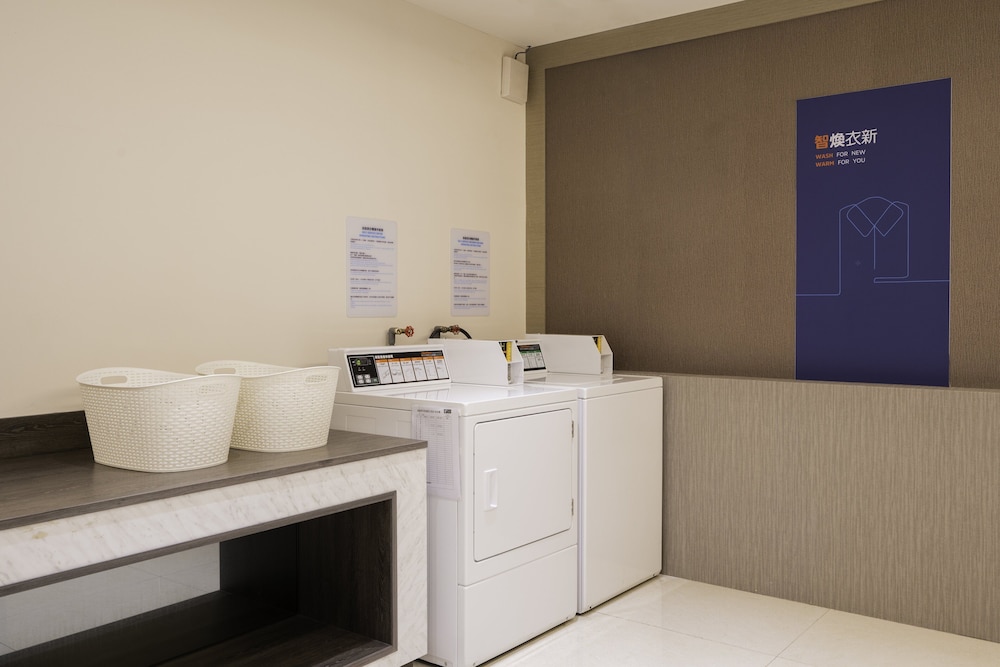 Holiday Inn Express Kaohsiung Love River 14/49