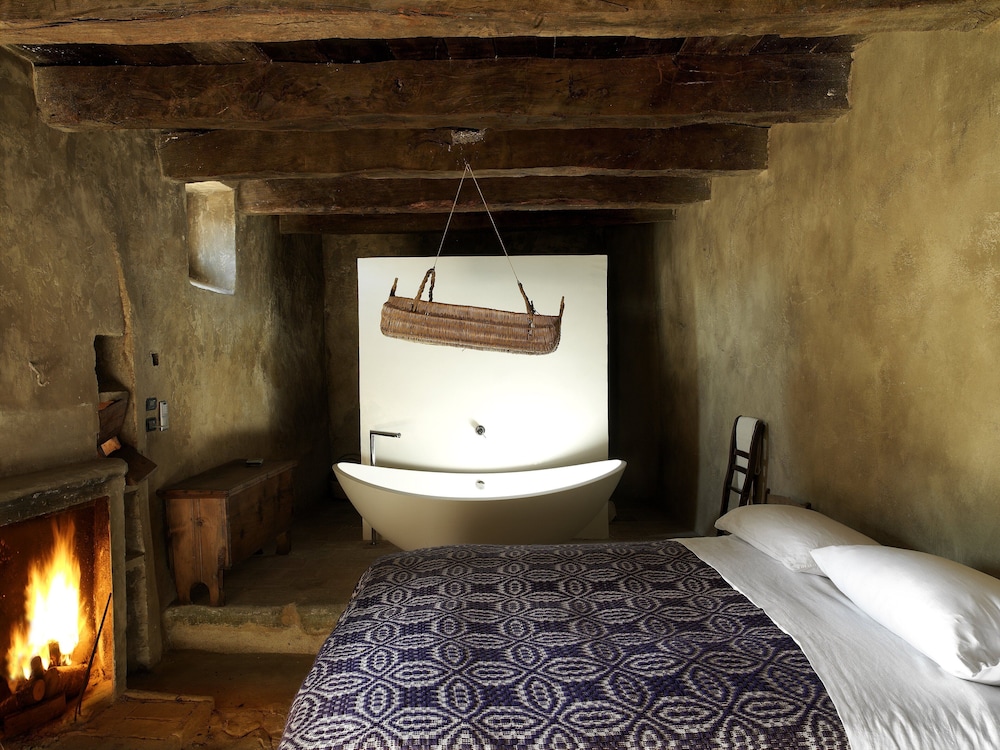 SEXTANTIO ALBERGO DIFFUSO 13/50