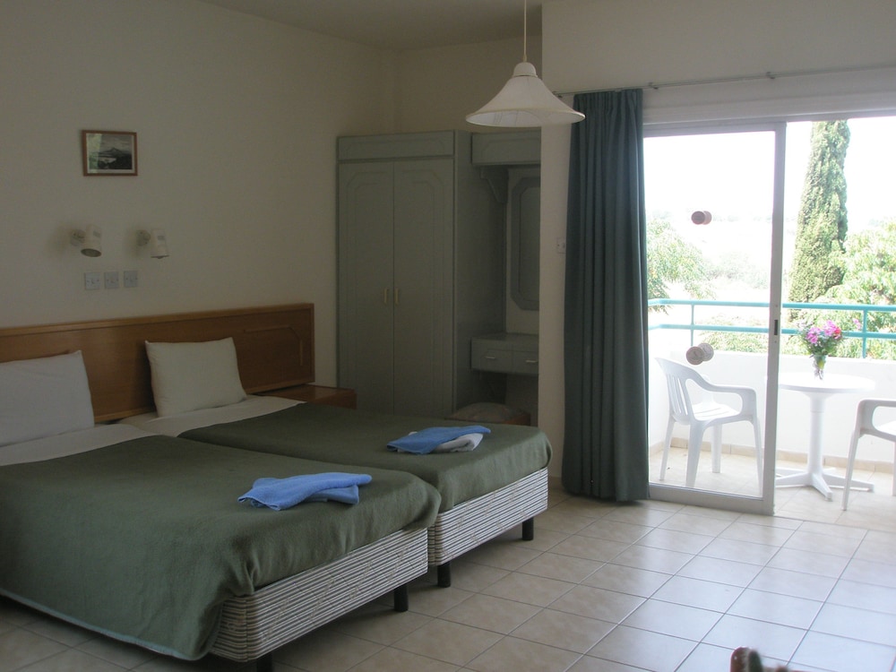 DebbieXenia Hotel Apartments 13/45