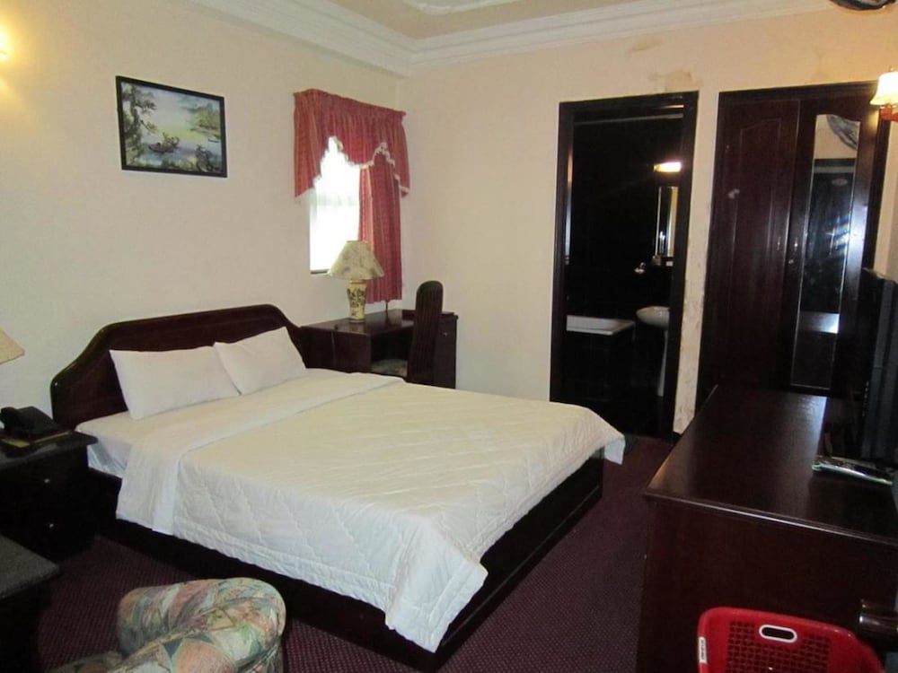 The Sun Hotel 13/25