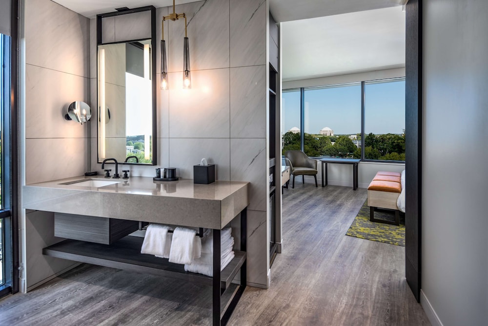 Hyatt Centric Charlotte/Southpark 49/50