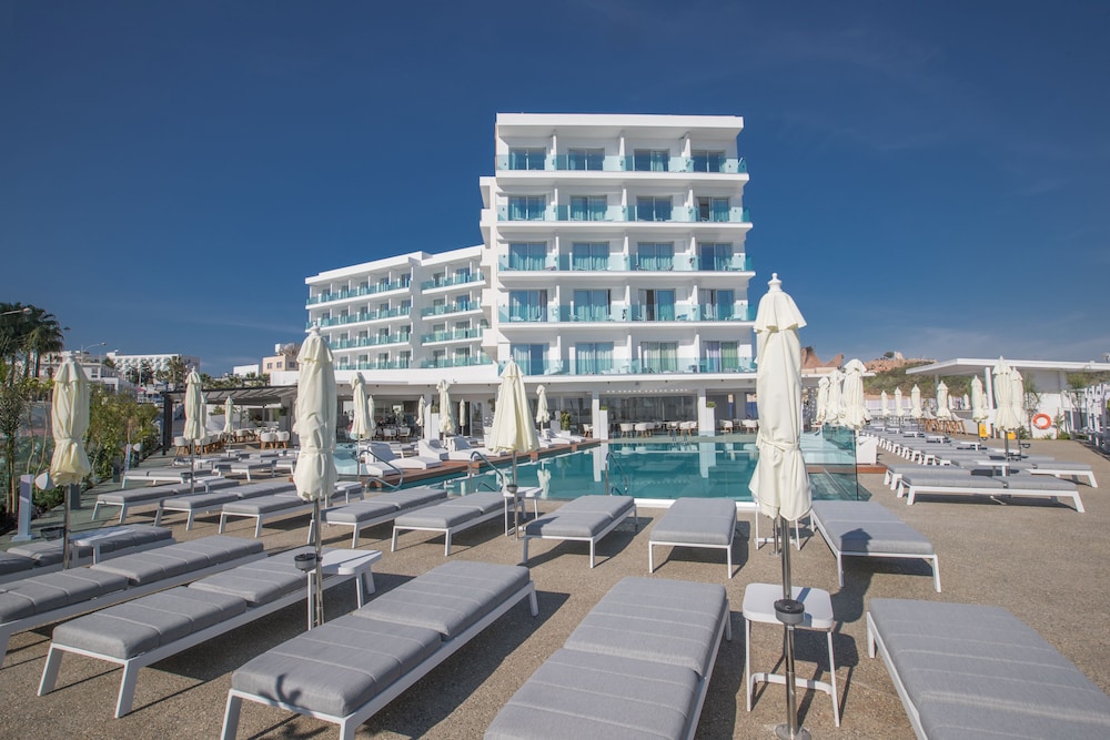 Blue Ivy Hotel And Suites 6/46