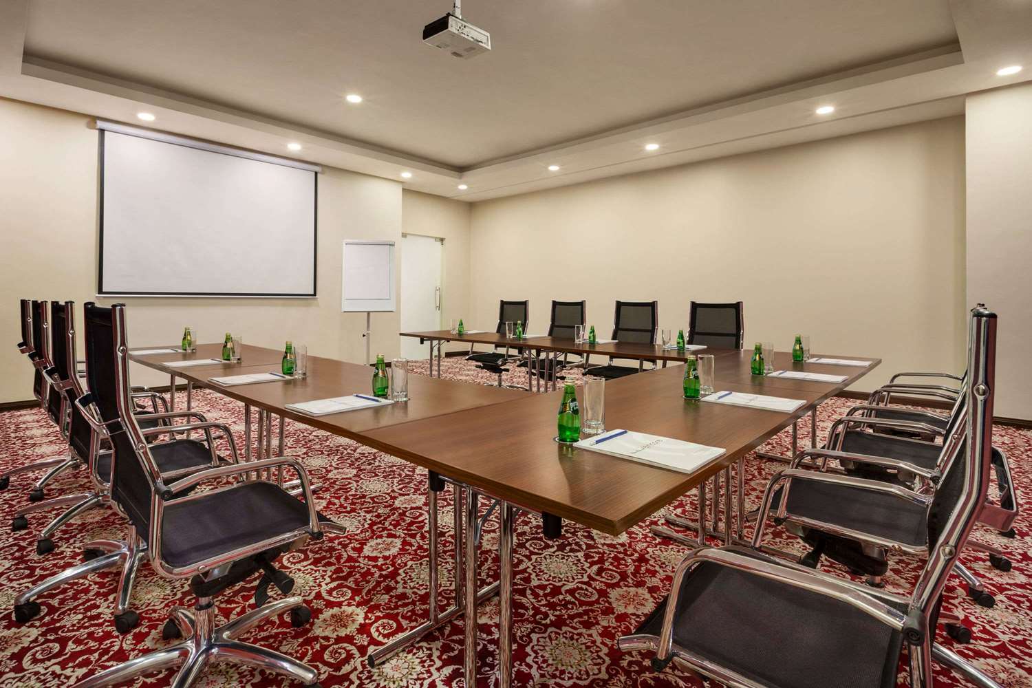Ramada Encore By Wyndham Kuwait Downtown 51/58