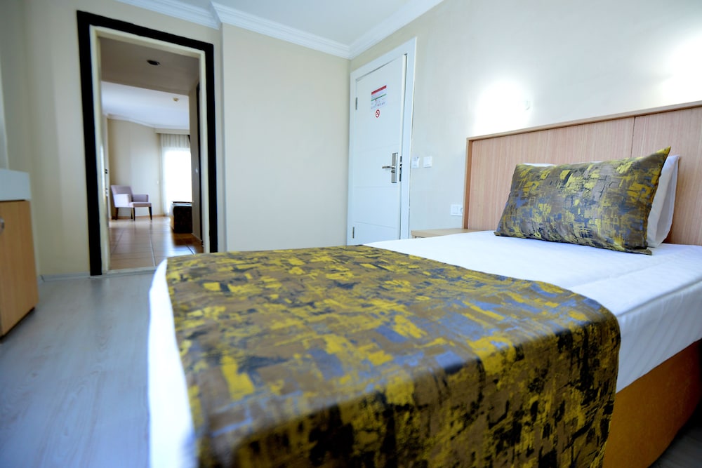 Q Ella Beach Hotel 31/71