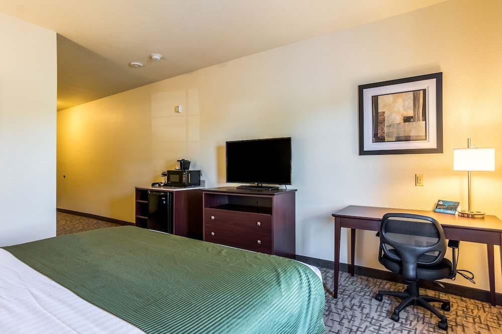 Cobblestone Hotel & Suites - Orrville 12/22