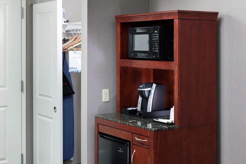 Hilton Garden Inn Lake Forest Mettawa 42/46