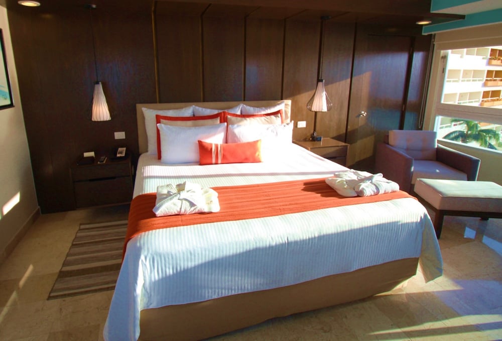 Dreams Sands Cancun Resort and Spa 12/67