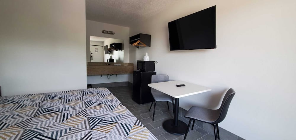 Motel 6 Branson West Silver Dollar City 43/58